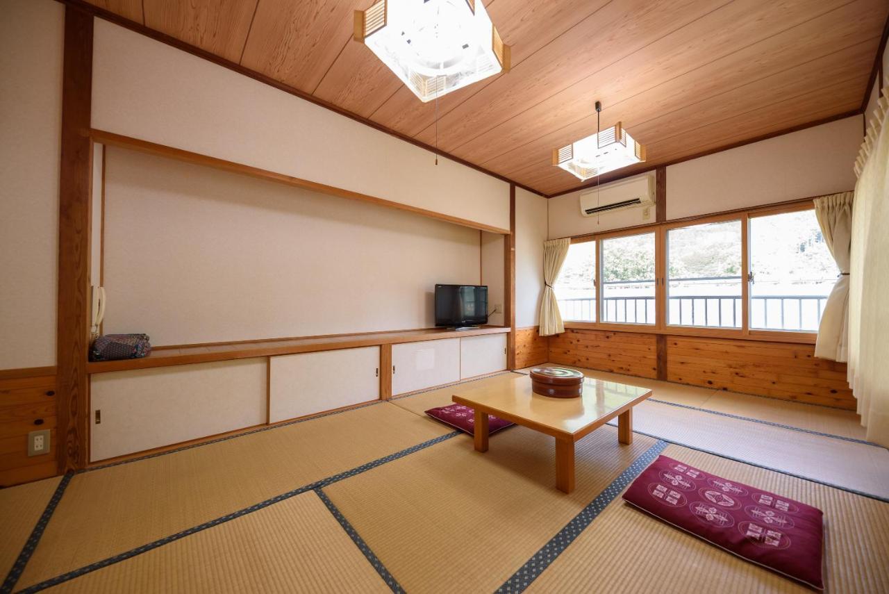 Hotel Minshuku Tsutaya à Yufu Extérieur photo