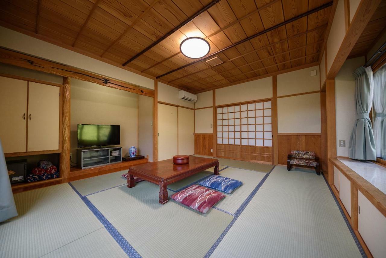 Hotel Minshuku Tsutaya à Yufu Extérieur photo